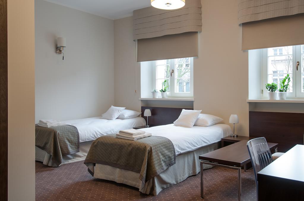 B&B Wieniawa Parking I Sniadanie W Cenie! Breakfast And Parking Included! Leszno  Oda fotoğraf