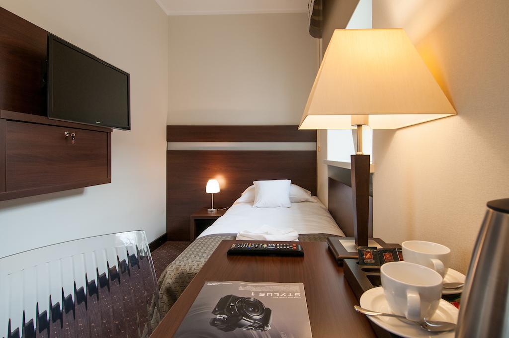 B&B Wieniawa Parking I Sniadanie W Cenie! Breakfast And Parking Included! Leszno  Oda fotoğraf